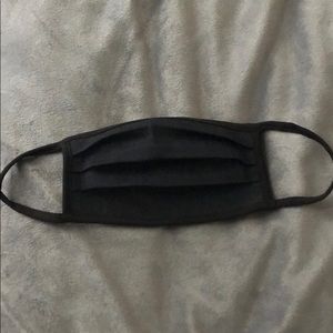 Good American denim face mask